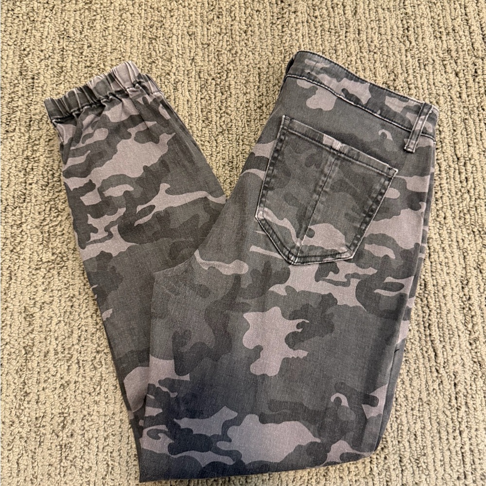 Prosperity Gray Camouflage Pants